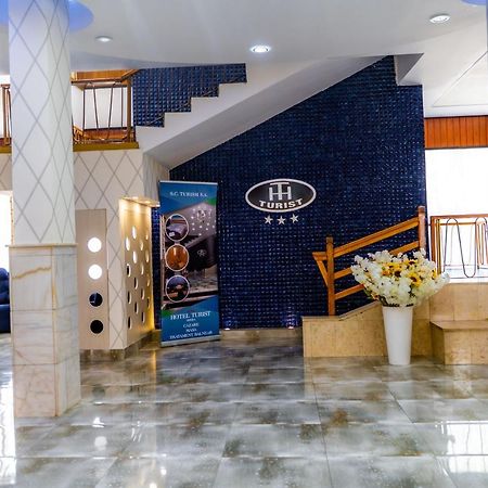 Hotel Turist Pucioasa Zewnętrze zdjęcie