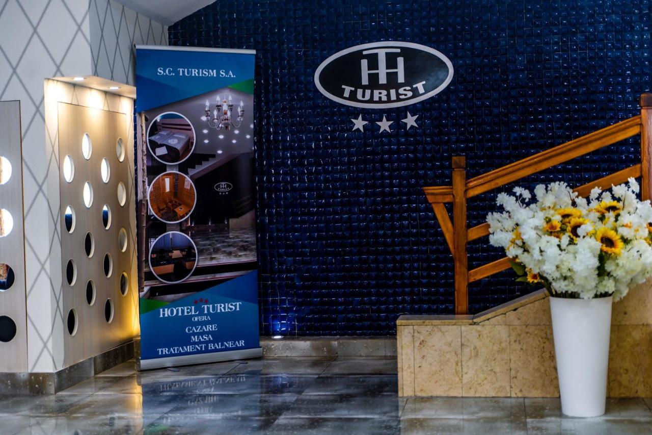 Hotel Turist Pucioasa Zewnętrze zdjęcie