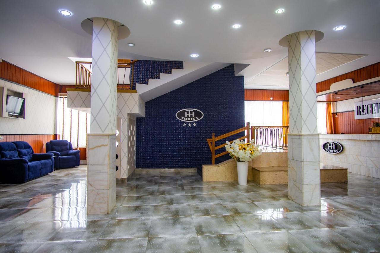 Hotel Turist Pucioasa Zewnętrze zdjęcie