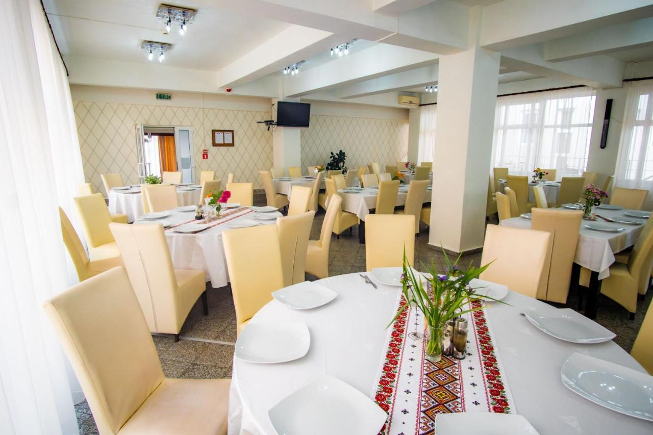 Hotel Turist Pucioasa Zewnętrze zdjęcie
