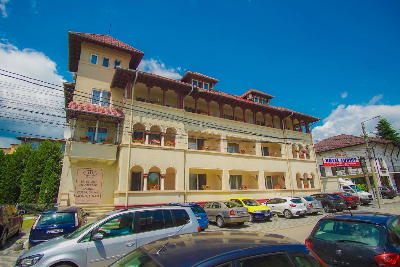 Hotel Turist Pucioasa Zewnętrze zdjęcie