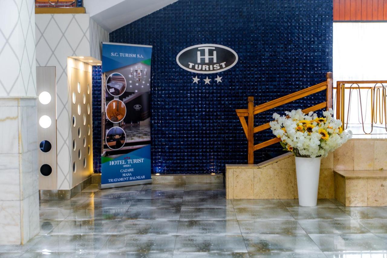 Hotel Turist Pucioasa Zewnętrze zdjęcie