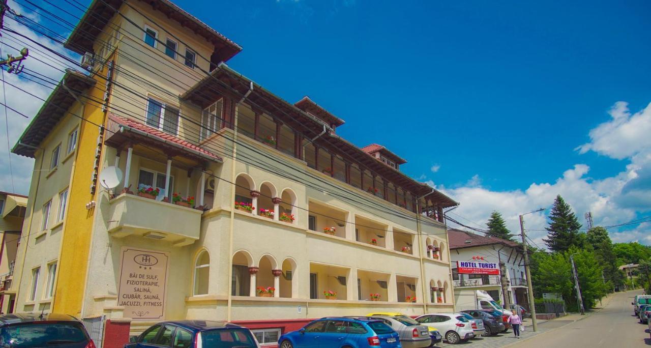 Hotel Turist Pucioasa Zewnętrze zdjęcie