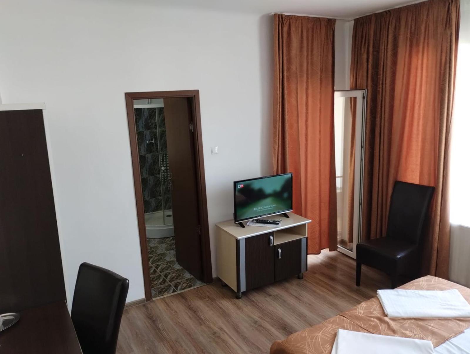 Hotel Turist Pucioasa Zewnętrze zdjęcie